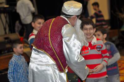 Amu Nowrooz and children 1391